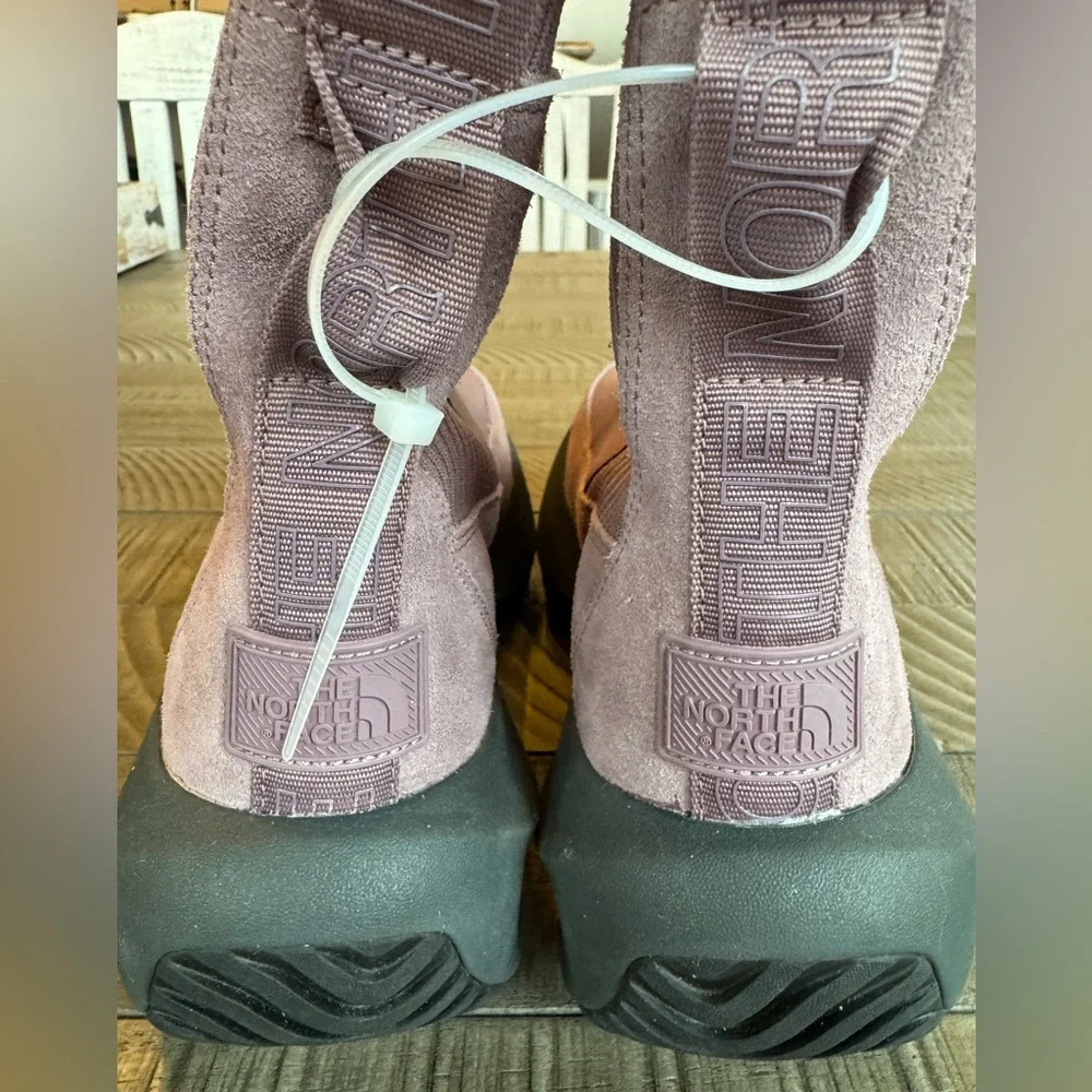 The North Face Women's Halseigh Knit Winter Boots Size 9.5 (NWOT)